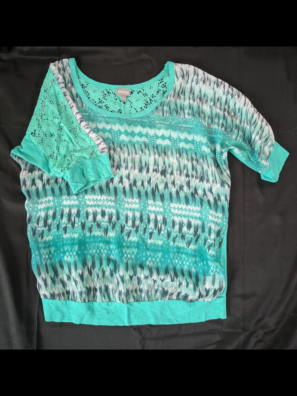 Abstract Vanity Brand Teal And White Top Size Large